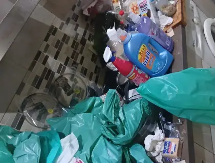 Почистване след клошари – Хасково